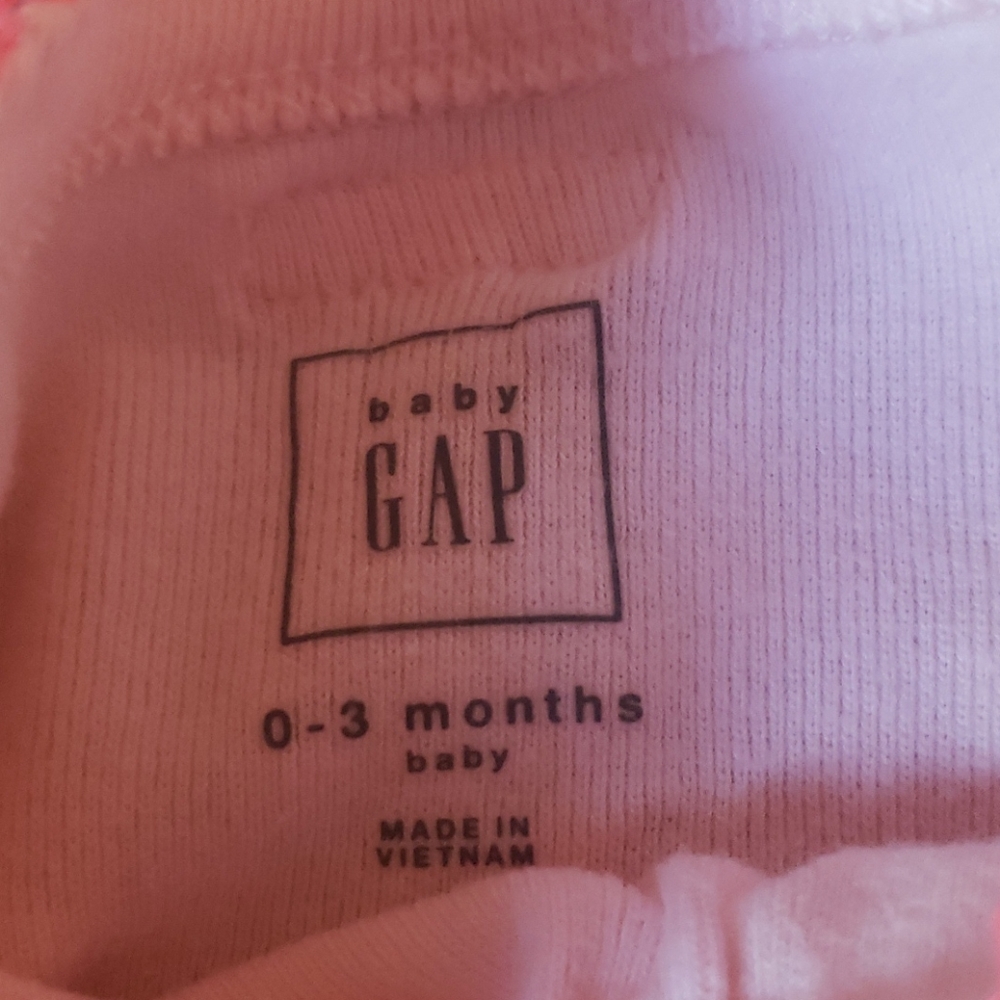 Gap onezie - Picture 4 of 4